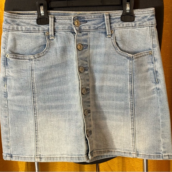 American Eagle Outfitters Dresses & Skirts - American Eagle denim mini skirt